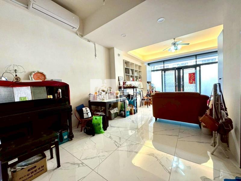 大雅路尾番路才3年屋齡店墅房屋室內格局與周邊環境