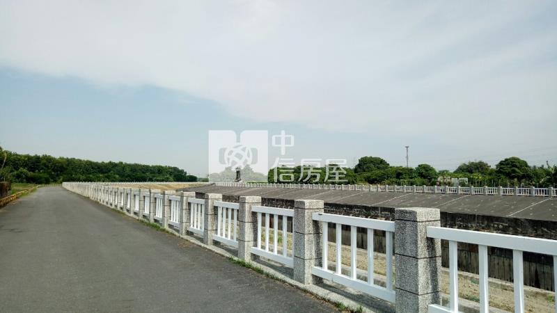 歸仁近高鐵大面寬438美農地房屋室內格局與周邊環境