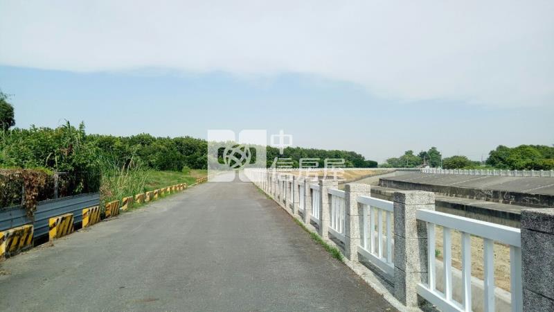 歸仁近高鐵大面寬438美農地房屋室內格局與周邊環境