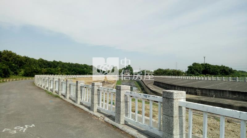 歸仁近高鐵大面寬438美農地房屋室內格局與周邊環境