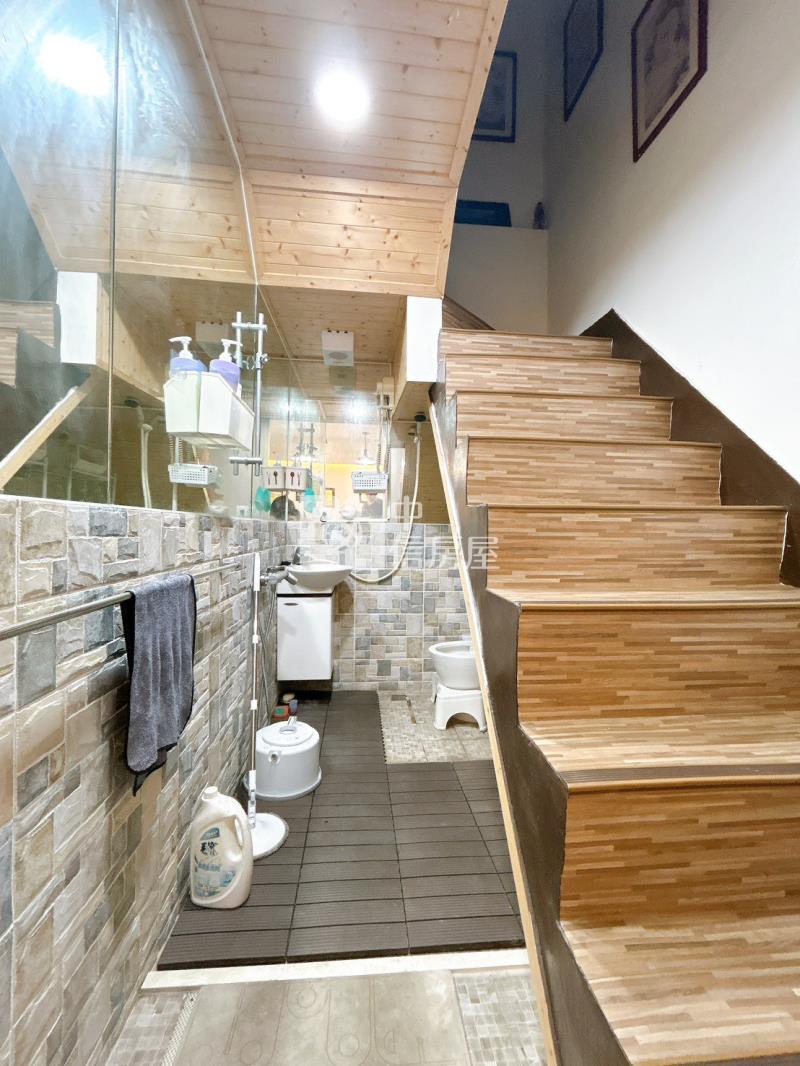 民雄近忠孝路別墅房屋室內格局與周邊環境