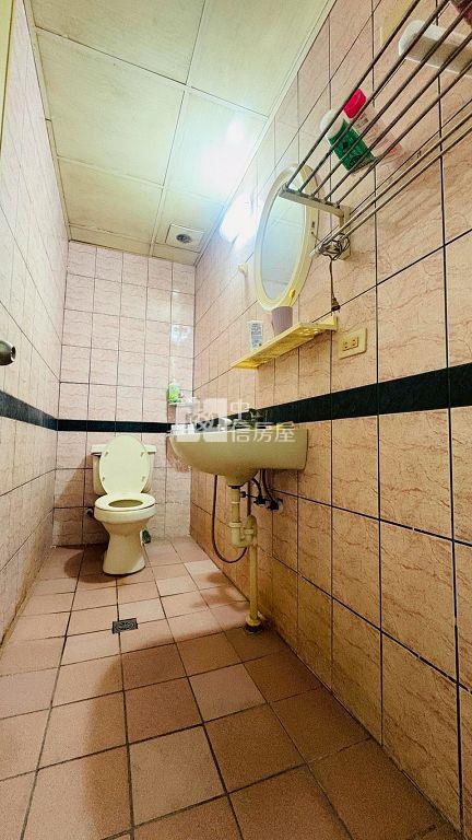 體育園區龍岡國小旁透天(中信卓越團隊)房屋室內格局與周邊環境