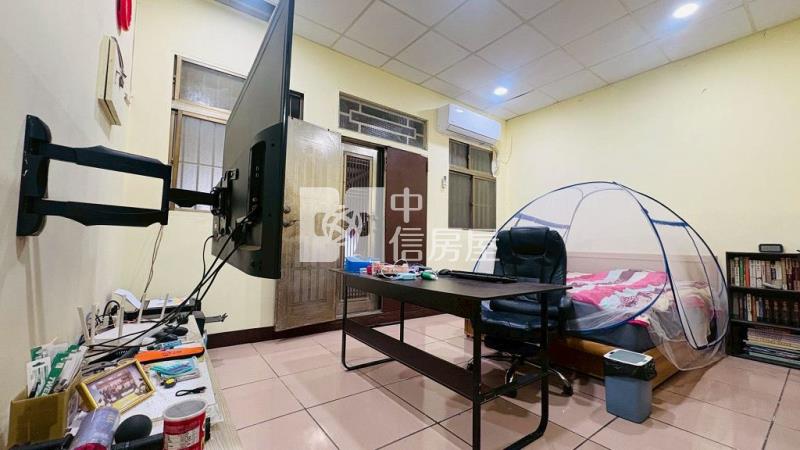 體育園區龍岡國小旁透天(中信卓越團隊)房屋室內格局與周邊環境