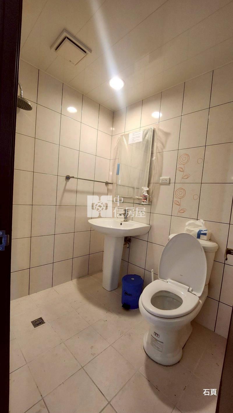 中壢鼎藏晶華金店面房屋室內格局與周邊環境