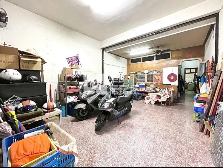 體育園區透天店面房屋室內格局與周邊環境