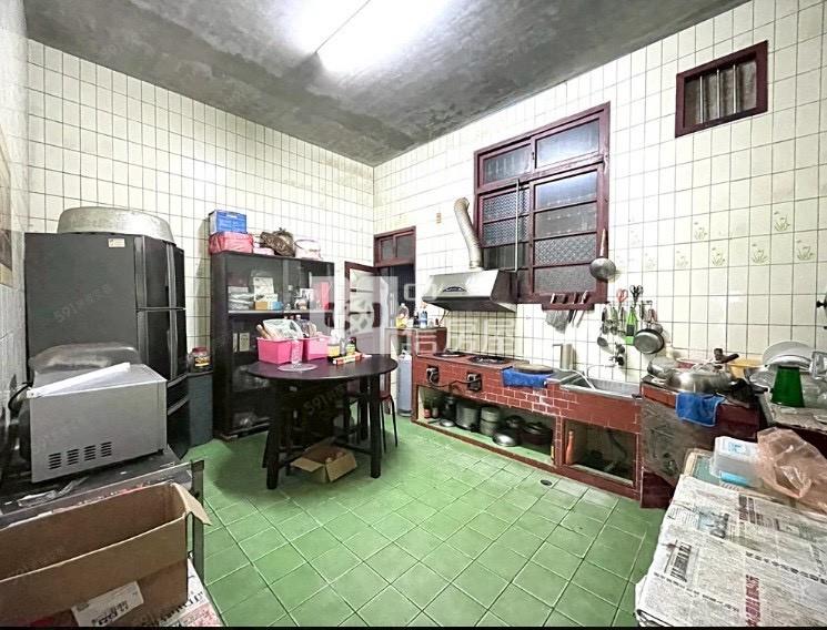 體育園區透天店面房屋室內格局與周邊環境