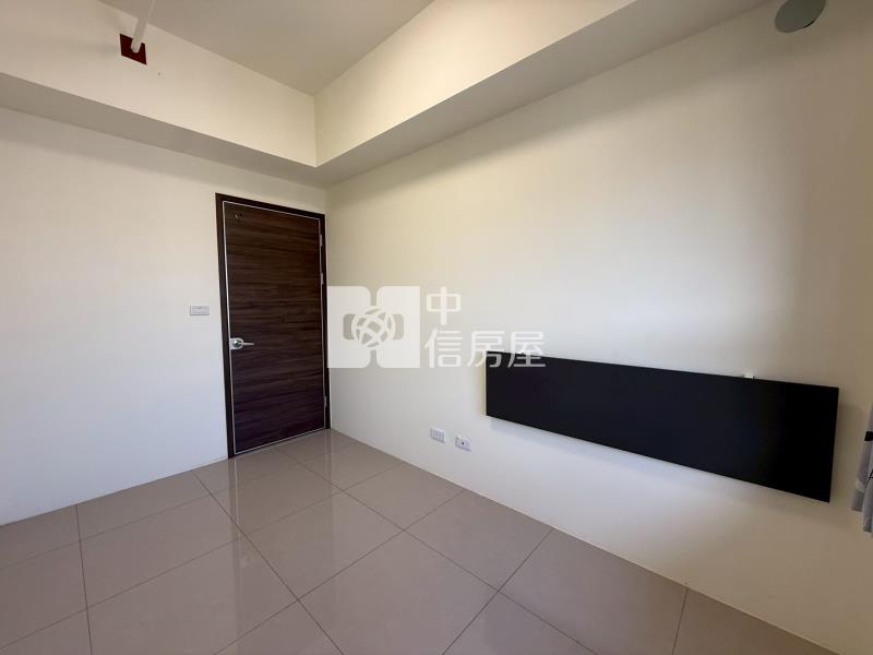 鴻邑璞臻輕裝三房平車房屋室內格局與周邊環境