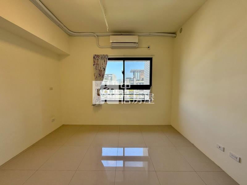 鴻邑璞臻輕裝三房平車房屋室內格局與周邊環境