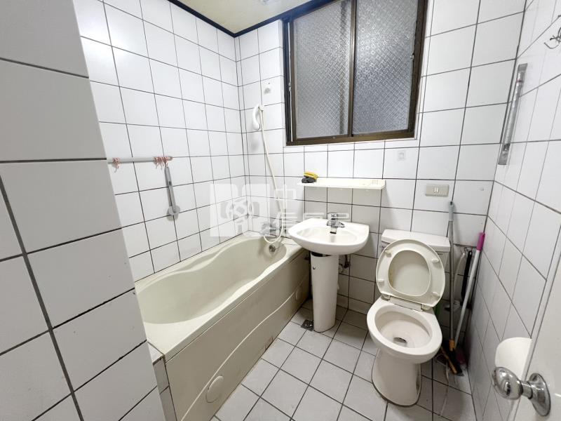 內壢後站邊間電梯美三房房屋室內格局與周邊環境