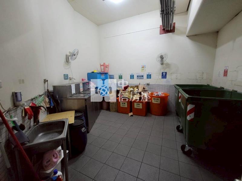 中壢SOGO海華精美裝潢電梯3房房屋室內格局與周邊環境