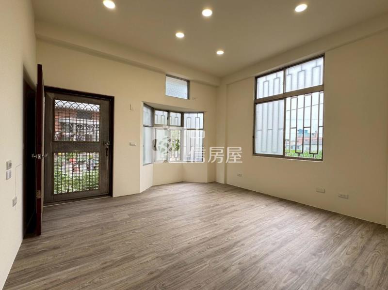 大雅中科邊間車庫別墅房屋室內格局與周邊環境