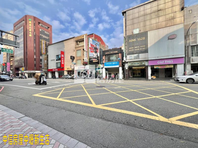 中壢火車站全新整理二房雙車房屋室內格局與周邊環境