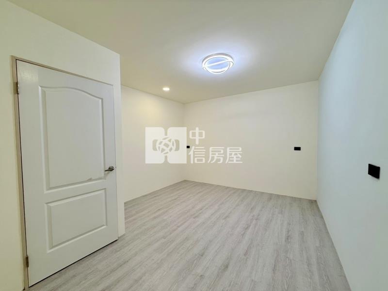 上湖國小.前院停車整新美透天房屋室內格局與周邊環境