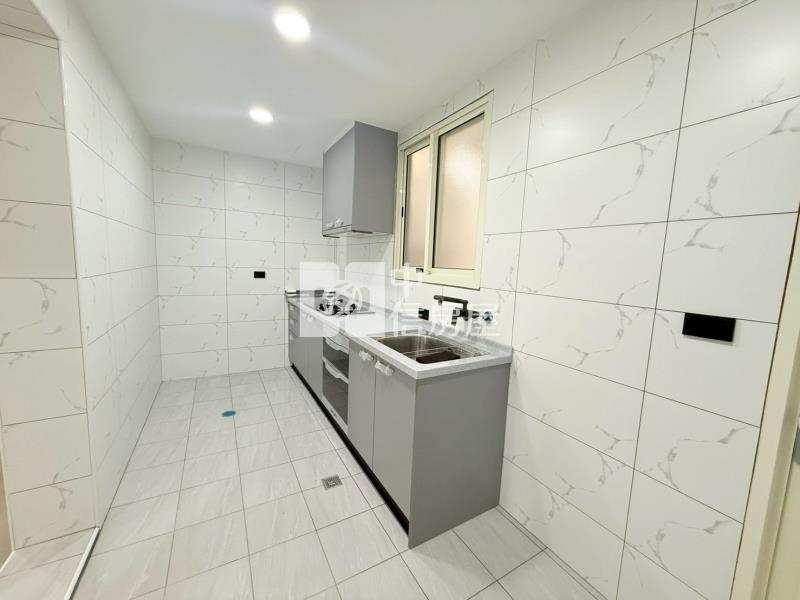 上湖國小.前院停車整新美透天房屋室內格局與周邊環境