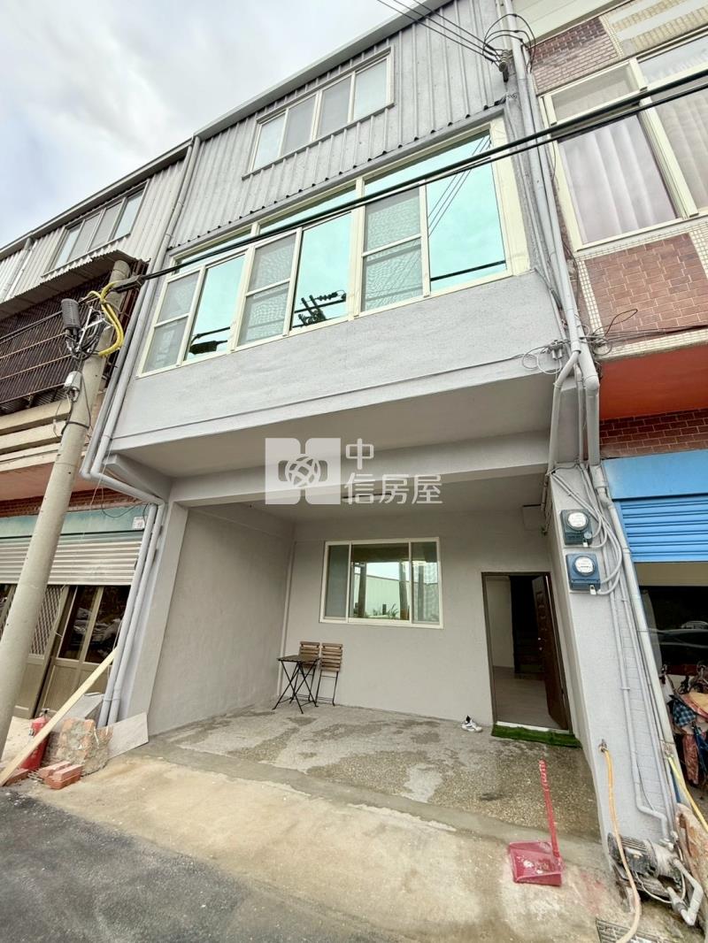 上湖國小.前院停車整新美透天房屋室內格局與周邊環境