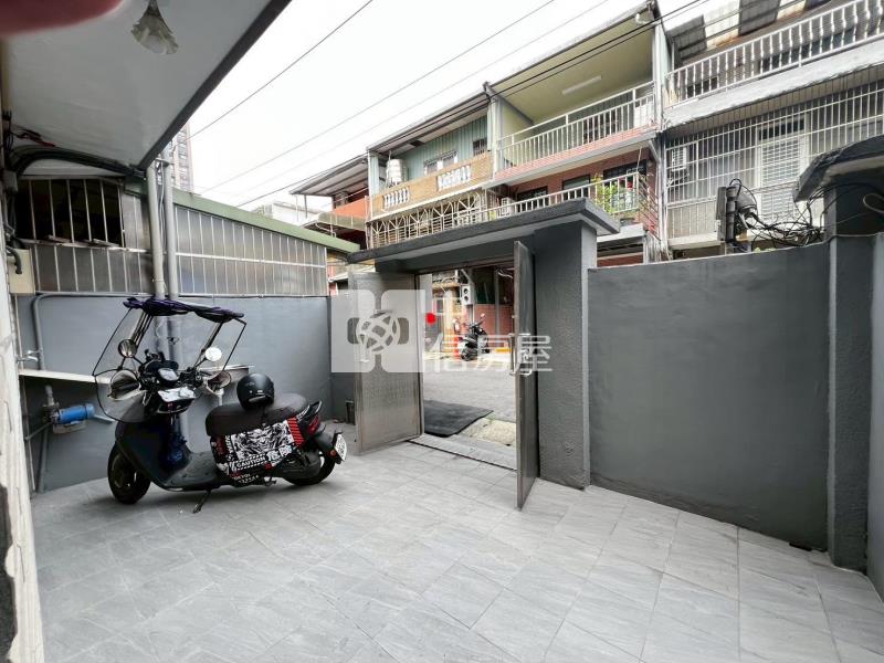 忠貞市場透天房屋室內格局與周邊環境