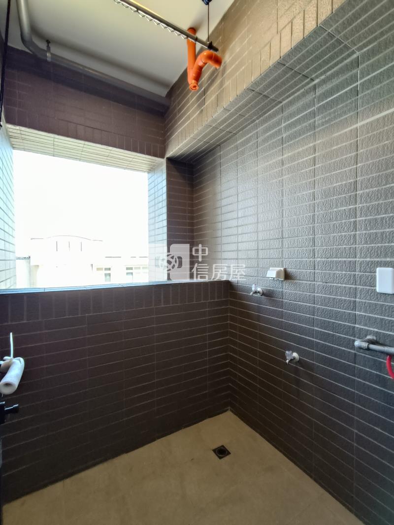 【神馬】{輕鬆成家}{威泰富境}兩房兩廳兩衛+機車位房屋室內格局與周邊環境