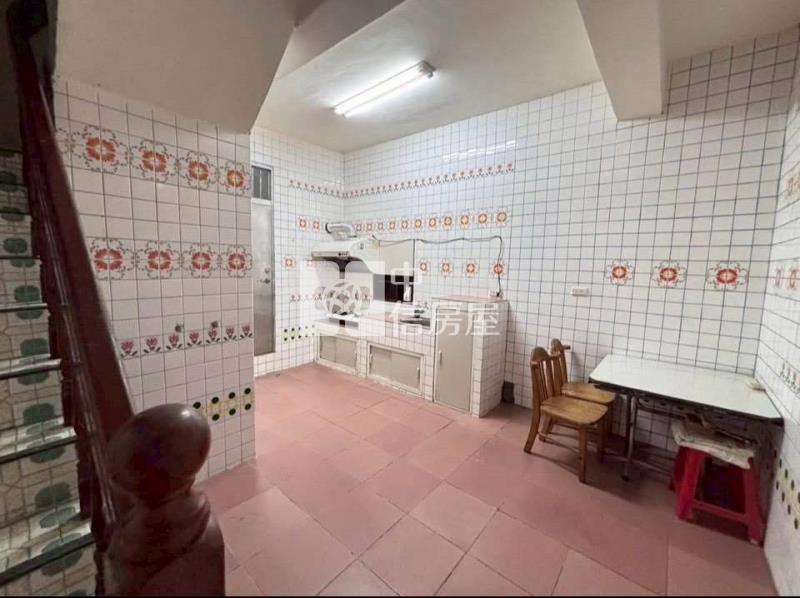 平鎮金陵路四段透天房屋室內格局與周邊環境