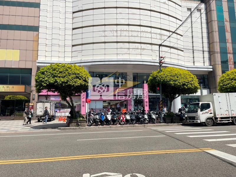 【星鑽】(專委)A22捷運旁近火車站套房房屋室內格局與周邊環境