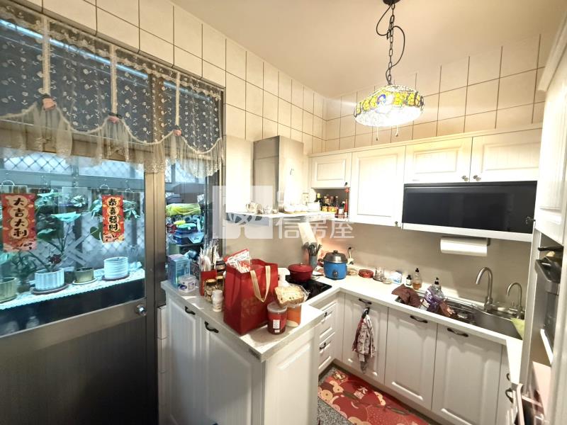 5Y11縣政寧靜中庭透天社區(雙車位)房屋室內格局與周邊環境