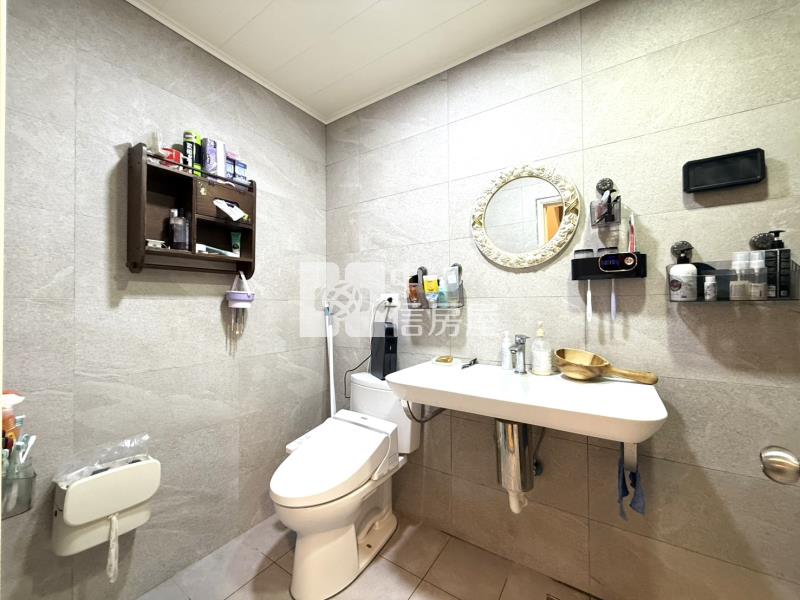 5Y11縣政寧靜中庭透天社區(雙車位)房屋室內格局與周邊環境