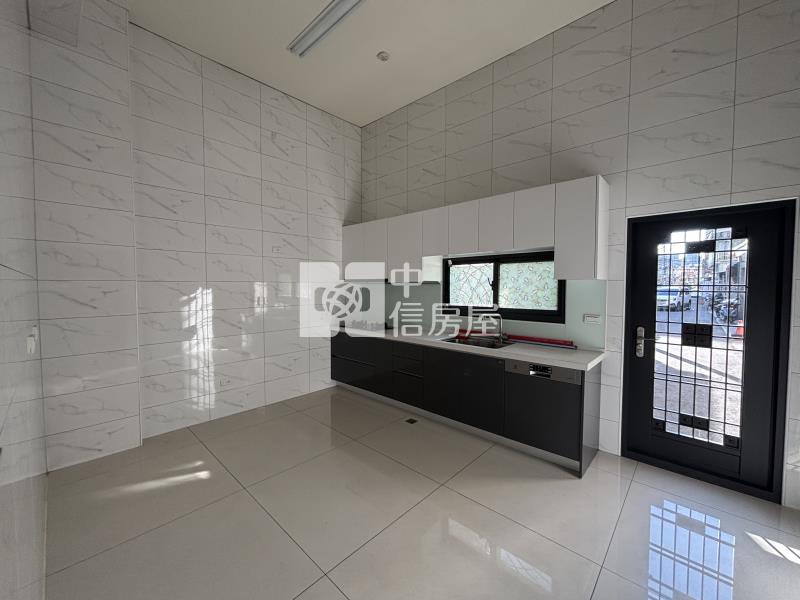 太平樹孝商圈臨路電梯透天店面房屋室內格局與周邊環境