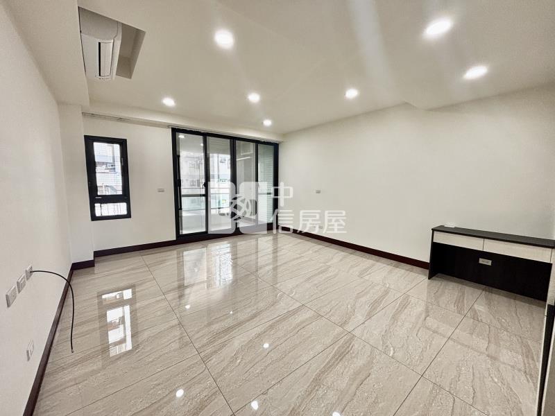 太平樹孝商圈臨路電梯透天店面房屋室內格局與周邊環境