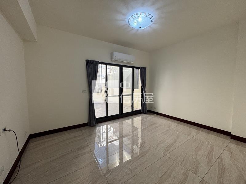 太平樹孝商圈臨路電梯透天店面房屋室內格局與周邊環境