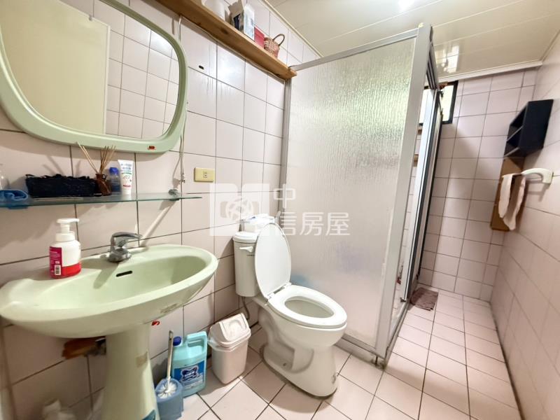 瑞塘國小旁邊間透天~可做店面方便停車房屋室內格局與周邊環境