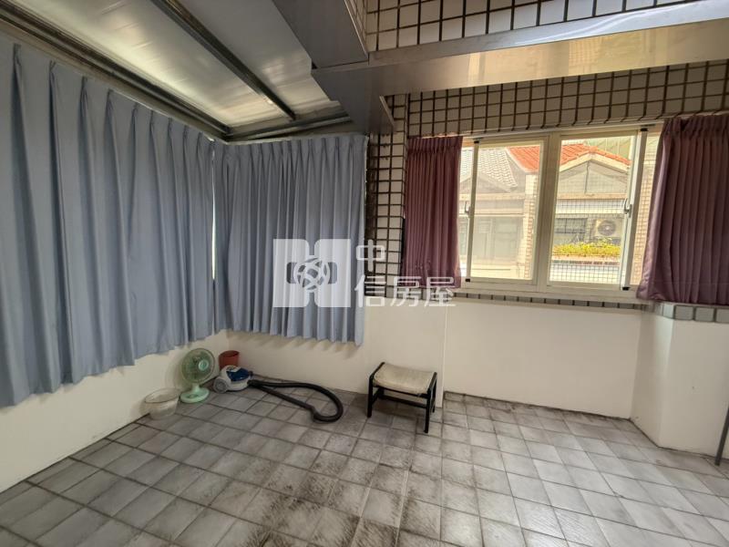 瑞塘國小旁邊間透天~可做店面方便停車房屋室內格局與周邊環境