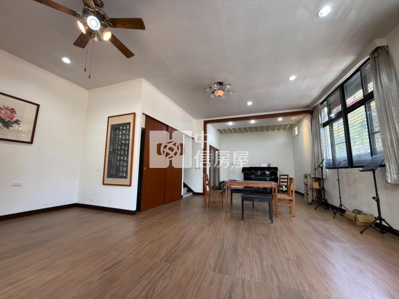 瑞塘國小旁邊間透天~可做店面方便停車房屋室內格局與周邊環境