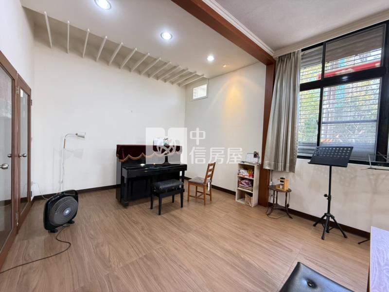 瑞塘國小旁邊間透天~可做店面方便停車房屋室內格局與周邊環境