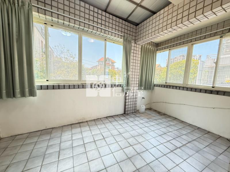 瑞塘國小旁邊間透天~可做店面方便停車房屋室內格局與周邊環境