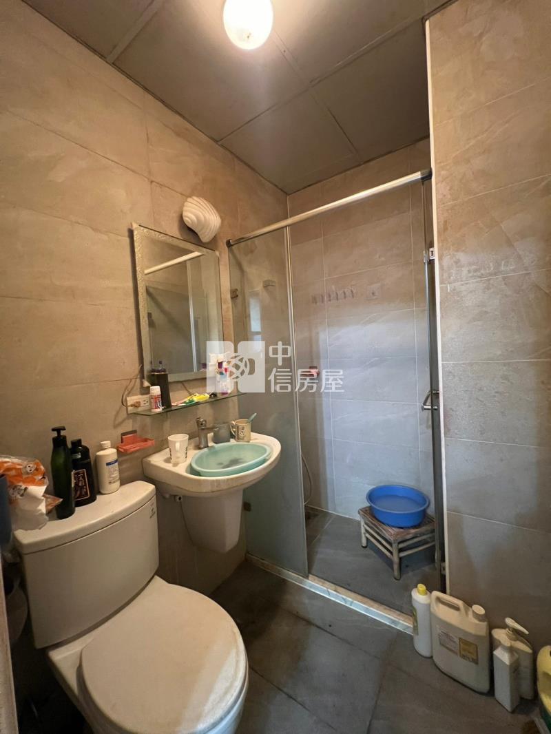 森林公園旁1樓車位美廈房屋室內格局與周邊環境