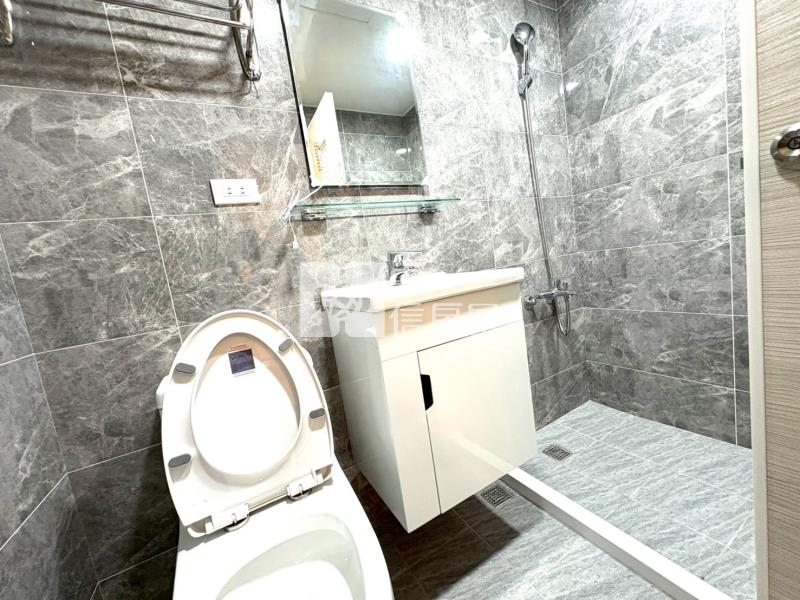 鳳陽花谷玄關採光三房(可另購平面車位)房屋室內格局與周邊環境