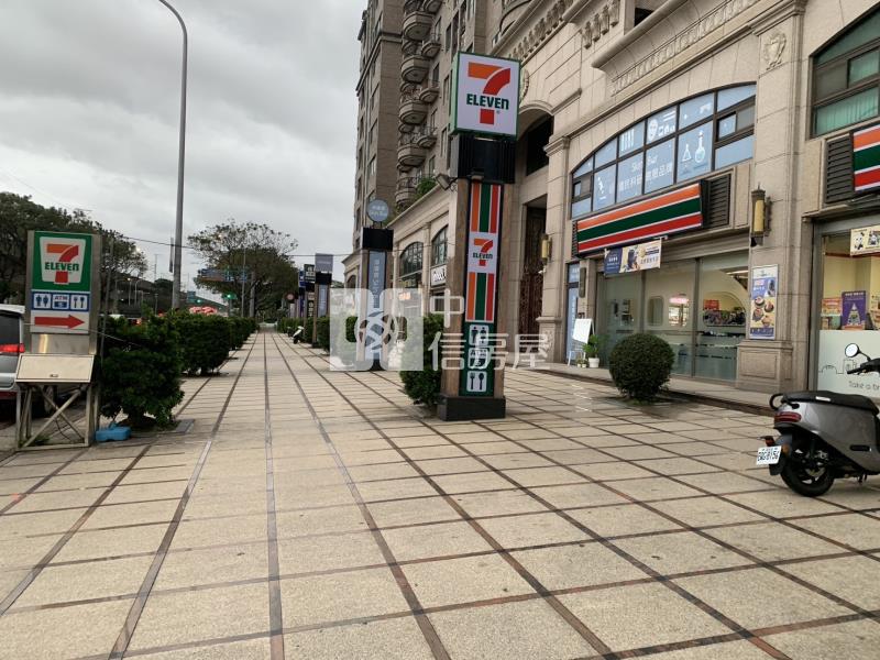 出售-青埔高鐵北路金店面房屋室內格局與周邊環境