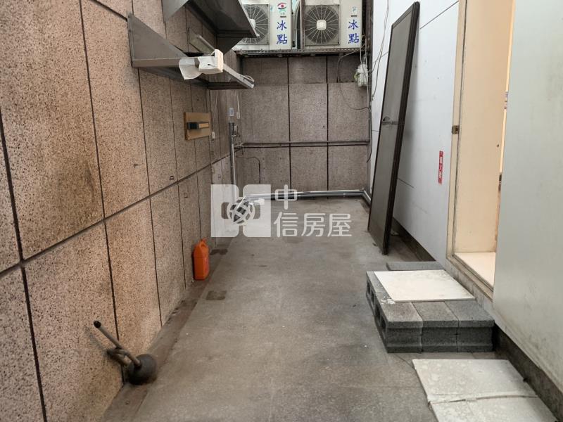 出售-青埔高鐵北路金店面房屋室內格局與周邊環境