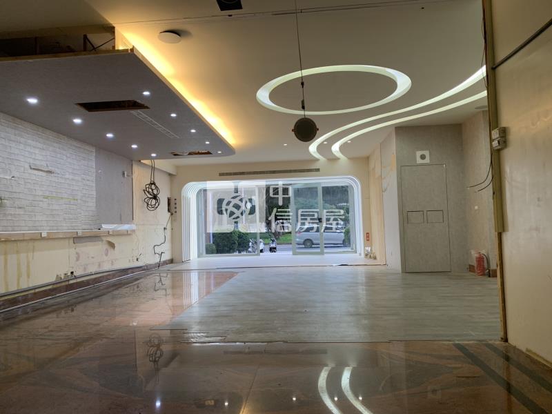 出售-青埔高鐵北路金店面房屋室內格局與周邊環境
