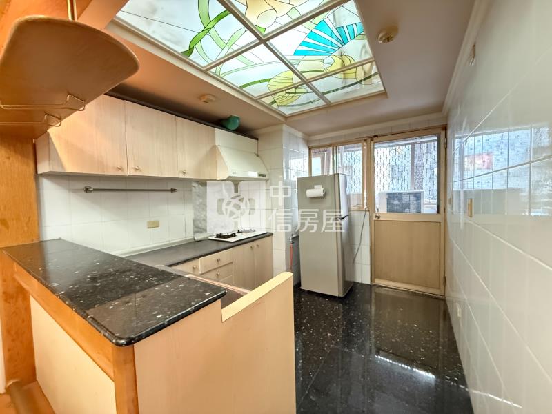 萬壽公園巴洛克王朝2+1房車位房屋室內格局與周邊環境