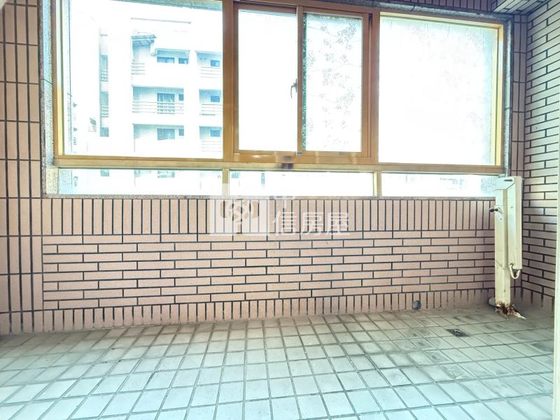 萬壽公園巴洛克王朝2+1房車位房屋室內格局與周邊環境