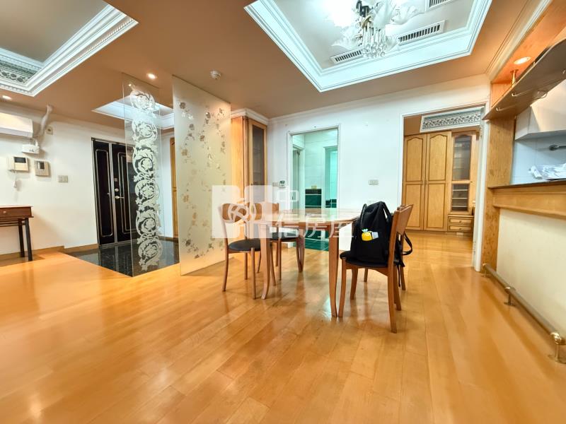 萬壽公園巴洛克王朝2+1房車位房屋室內格局與周邊環境