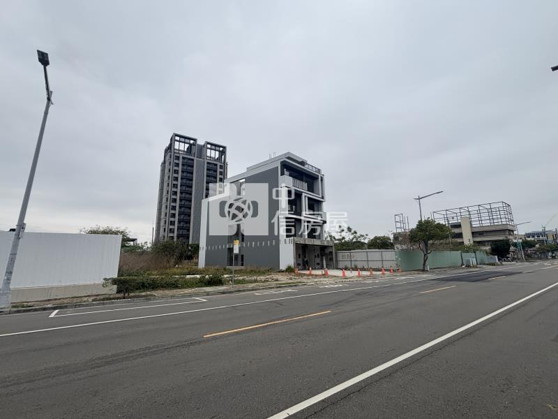 十四期正20米路建地房屋室內格局與周邊環境