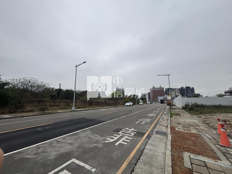 十四期正20米路建地房屋室內格局與周邊環境