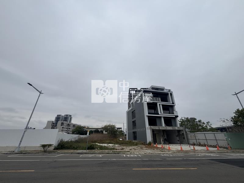 十四期正20米路建地房屋室內格局與周邊環境