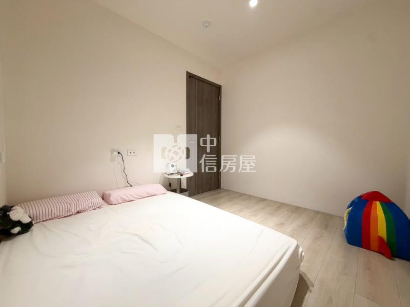 泓瑞微時代美裝潢1+1房房屋室內格局與周邊環境