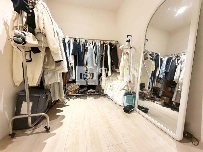 泓瑞微時代美裝潢1+1房房屋室內格局與周邊環境