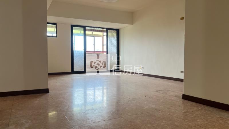 環東商圈大四房+車位房屋室內格局與周邊環境