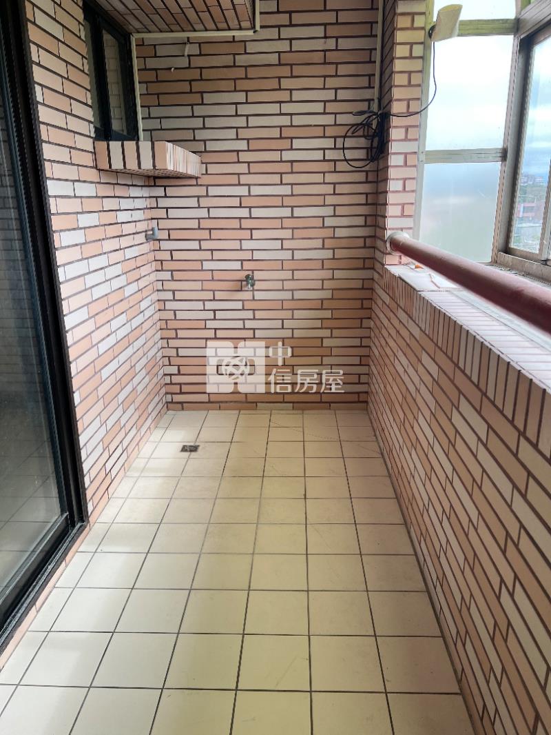 環東商圈大四房+車位房屋室內格局與周邊環境