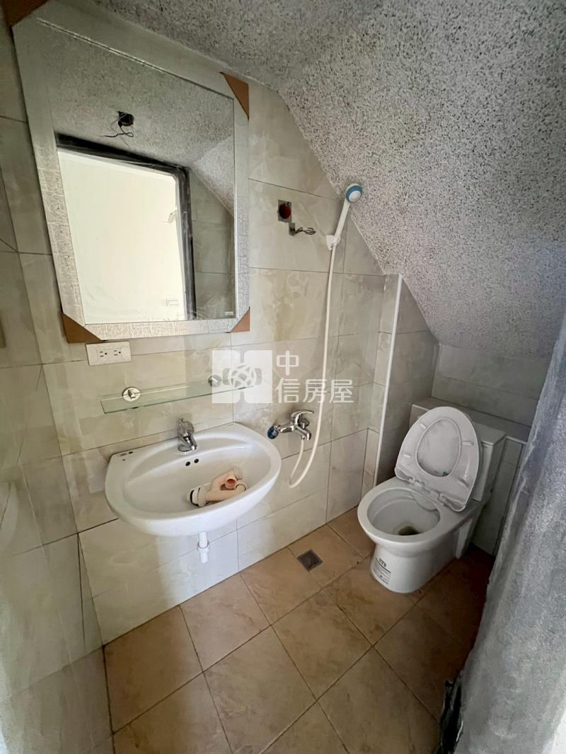 榴邨孝親房全新邊間別墅房屋室內格局與周邊環境