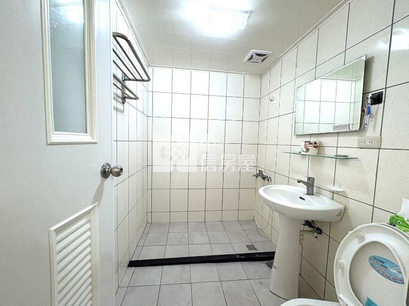 十甲黃昏市場四房+車位房屋室內格局與周邊環境